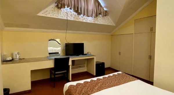 White Knight Hotel Intramuros image 24