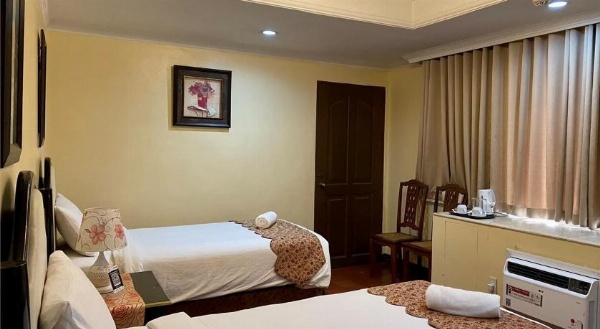 White Knight Hotel Intramuros image 3